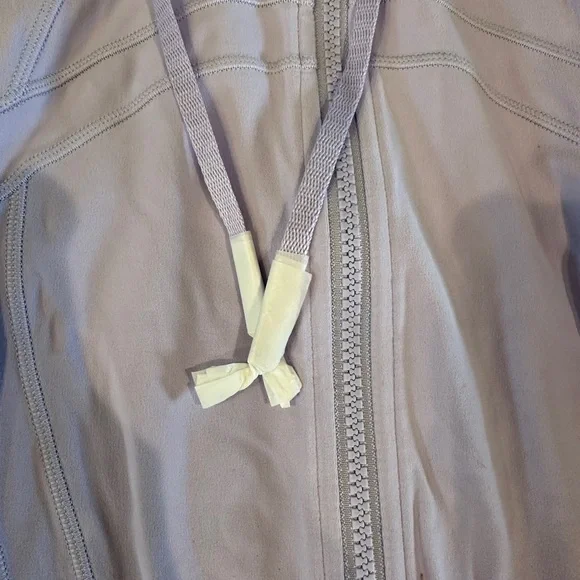 NEW with tags! Lululemon Define Hooded Jacket *Nulu
Lavender Frost sz 14 - Picture 4 of 9
